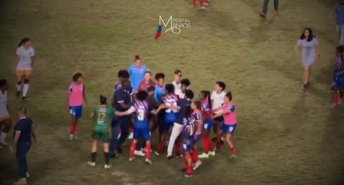 Bahia conquistou o acesso à elite do futebol feminino ao vencer o time amazonense, JC nas quartas de final no Estádio de Pituaçu, em Salvador. No entanto, a comemoração do acesso foi ofuscada por uma sequência de fatos lamentáveis ocorridas ao fim da partida. Após o apito final, as jogadoras de ambos os times se envolveram em uma confusão generalizada dentro de campo. Na ocasião, Suelen, atleta do Bahia relatou ter sido vítima de ofensa racial ao ser chamada de "macaca" pelo técnico do JC, o português, Hugo Duarte.