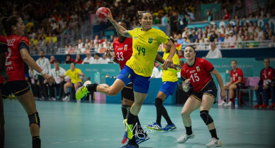 Com grande atuação, o Brasil bateu a Espanha por 29 a 18 nesta quinta-feira (25), pela primeira partida válida pela fase de grupos da disputa pela medalha de ouro no handebol.