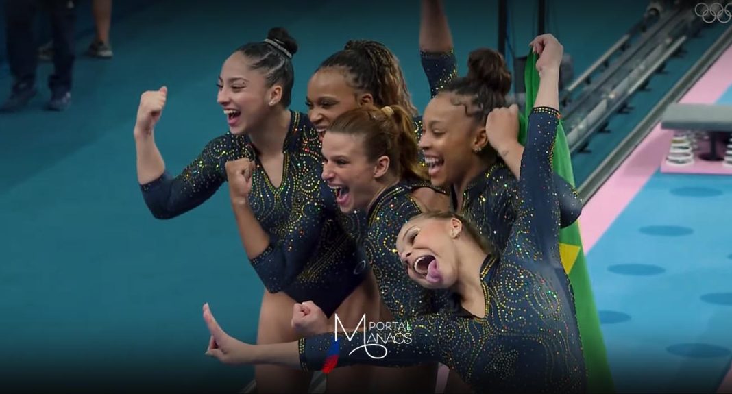 Histórico! O Brasil conquistou, na tarde desta terça-feira (30), a medalha de bronze inédita na ginástica artística feminina na categoria por equipes, formada por Flávia Saraiva, Jade Barbosa, Lorrane Oliveira e Júlia Soares. Lideradas pela estrela Rebeca Andrade, as meninas do Brasil acumularam nota de 164.497, garantindo a terceira posição.