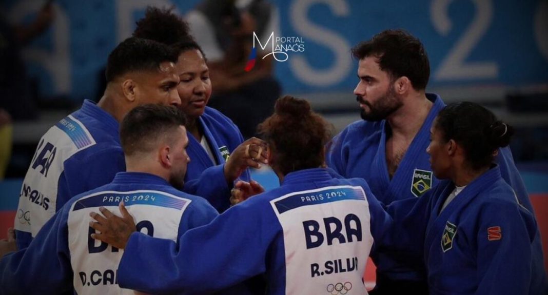 País do judô! Brasil é bronze na disputa por equipes mistas no último dia da modalidade nas Olimpíadas de Paris 2024. O time Brasil venceu a Itália por 4x3.