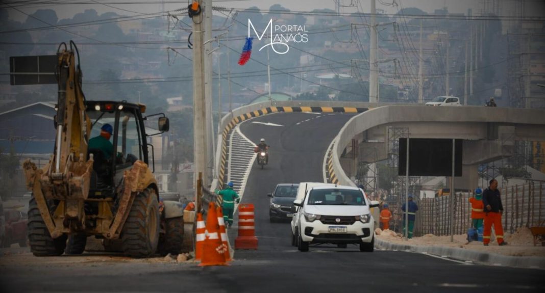 O complexo viário Rei Pelé, construído na rotatória da 