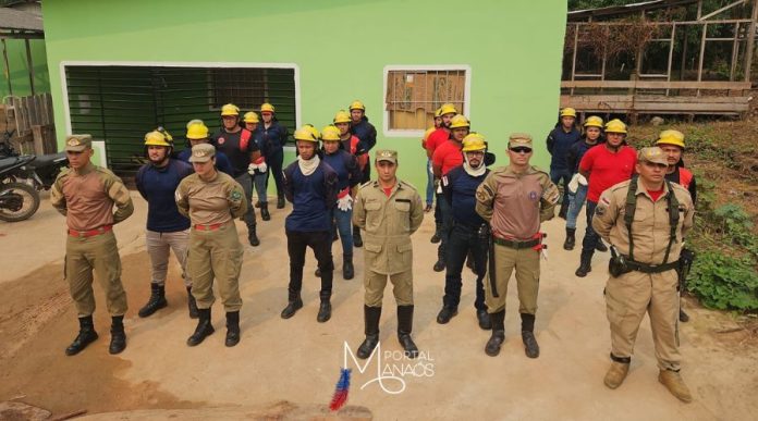 Tamanho Foto (2) Brigadistas, Combate, Queimadas, Municípios,