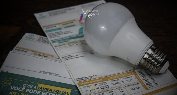 A Agência Nacional de Energia Elétrica (ANEEL) anunciou, na última sexta-feira (30) maiores custos para a geração de energia elétrica, durante o mês de setembro, no Brasil. O acréscimo será de R$ 7,877 a cada 100 quilowatts-hora (kWh) consumidos. A bandeira vermelha patamar 2 foi acionada em razão da previsão de chuvas abaixo da média em setembro, resultando em expectativa de afluência nos reservatórios das hidrelétricas do país (em cerca de 50% abaixo da média).