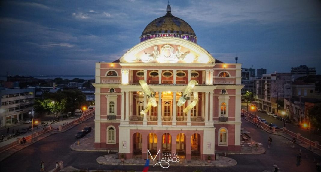 Em comemoração ao Dia Nacional do Teatro, neste sábado (14), um dos mais belos do país, o Teatro Amazonas, foi o cenário principal de uma competição fotográfica nacional. Iniciantes e fotógrafos profissionais se reuniram para disputar a Copa do Brasil de Fotografia em um concurso de fotografia, coordenado por Jorge Vitório e co-organizado por Zamith Filho.