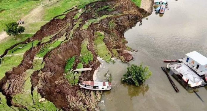 Imagem do WhatsApp de 2024-10-16 à(s) 16.15.53_68393233 deslizamento