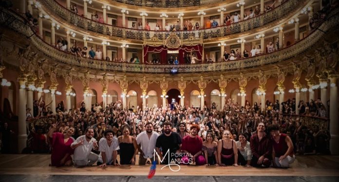 Helena, do Ateliê 23, foi premiado como "Melhor Espetáculo", na categoria adulto, na 18ª edição do Festival de Teatro da Amazônia (FTA). A peça conta a trajetória da filha do cantor Cauby Peixoto, mãe de dois filhos e professora que formou muitos jovens no bairro Redenção.