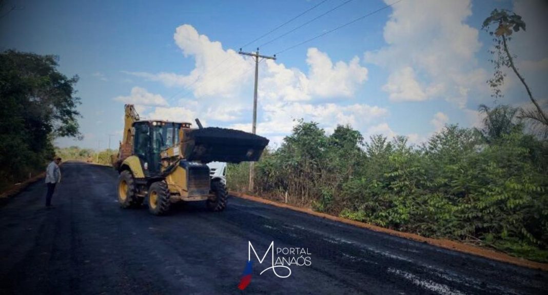 O Governo do Amazonas, por meio da Secretaria de Estado de Infraestrutura (Seinfra), avançou com as obras de pavimentação do ramal da Cabeceira do Purupuru, localizado no KM 22 da BR-319, zona rural do município do Careiro Castanho (distante 88 quilômetros de Manaus).