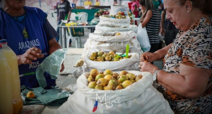A programação das Feiras de Produtos Regionais do Governo do Estado, organizadas pela Agência de Desenvolvimento Sustentável do Amazonas (ADS), seguirá normalmente nesta semana, com exceção da edição realizada no estacionamento do Manaus Plaza Shopping, que não funcionará, excepcionalmente, nesta quinta-feira, 24 de outubro.