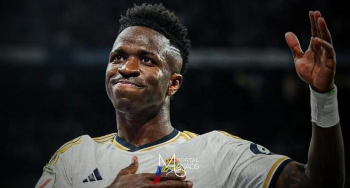 O melhor jogador brasileiro da temporada (de agosto de 2023 a julho de 2024) do futebol mundial, Vini Jr, não se fará presente na cerimônia do prêmio Ballon D'or, que premia os melhores futebolistas do mundo.