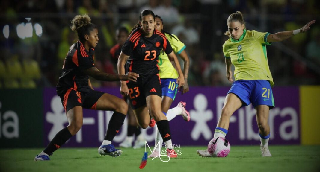 A seleção brasileira feminina de futebol voltou a enfrentar a Colômbia no estádio Kléber Andrade, na cidade de Cariacica, no Espírito Santo. As duas seleções já haviam se enfrentado no mesmo local no último sábado (26), e ficaram no empate em 1 a 1. Desta vez, o Brasil conseguiu aproveitar as fragilidades do time colombiano e saiu com a vitória pelo placar de 2 a 1.