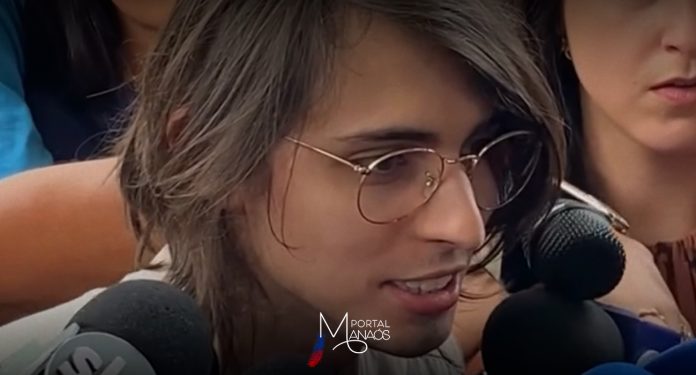 Ás 13h da tarde, o Candidato Amom Mandel, único a votar no período da tarde, esteve em sua sessão, localizada na Escola Estadual Ângelo Ramazzotti – Praça Nossa Senhora de Nazare, s/n – Adrianópolis. Na sequência, Amom Mandel acompanhou a votação de sua candidata a vice, a advogada Nancy Segadilha, no Colégio Lato Sensu – Unidade Adrianópolis.