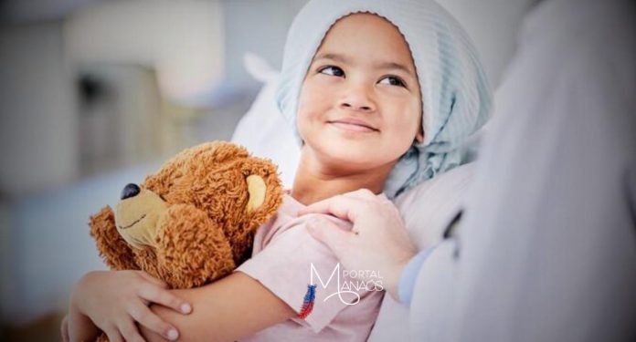 O Brasil poderá completar o triênio de 2023 a 2025 com o registro de 7.930 casos por ano de câncer em crianças e adolescentes de até 19 anos de idade. A estimativa é do Instituto Nacional do Câncer (Inca). Conforme o Ministério da Saúde, o valor corresponde a um risco estimado de 134,81 por milhão de crianças e adolescentes.