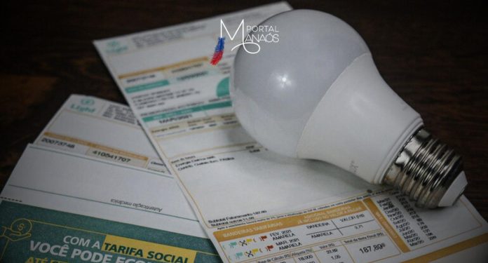 A Bandeira Tarifária para o mês de dezembro será verde, anunciou na última sexta-feira (29) a Agência Nacional de Energia Elétrica (ANEEL). Após a vigência da bandeira amarela em novembro, a expressiva melhora das condições de geração de energia no país permitiu a mudança para a bandeira verde em dezembro, deixando-se de cobrar o adicional de R$ 1,885 a cada 100 kWh consumidos.