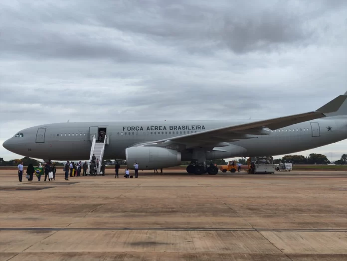 fcb61521-6f29-4520-9e9c-e0eea17a41f7-7eb4f6fa-800c-4ecd-b4d1-2543070b0597 repatriados