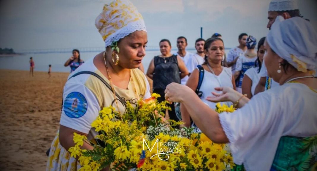 Um dos principais eventos das comunidades de matriz africana de Manaus, o Festival Cultural Balaio da Oxum, realiza sua nona edição no próximo domingo, (8), a partir das 16h, no Complexo Turístico da Ponta Negra, zona Oeste da cidade. Com o tema “Sob a proteção de Oxum: água, território e ancestralidade em defesa da vida”, o evento destaca esse ano a pauta da preservação do meio ambiente e da Amazônia, além da tradicional marcha contra a intolerância religiosa e o racismo.