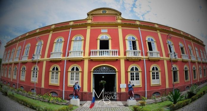 Em razão do encerramento das programações natalinas e início das festividades de fim de ano, a visitação turística aos espaços culturais administrados pela Secretaria de Cultura e Economia Criativa terão horário de funcionamento diferenciado nos dias 30, 31 de dezembro e 01 de janeiro de 2025. O Largo São Sebastião permanece com a cenografia, ornamentação, árvore de Natal e a Feira de Economia Criativa, até o dia 6 de janeiro de 2025.