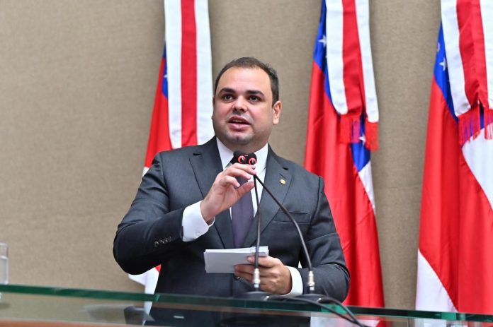 Roberto-Cidade-e-autor-de-Leis-que-fortalecem-e-incentivam-o-empreendedorismo-no-Amazonas-Foto-Herick-Pereira (2)