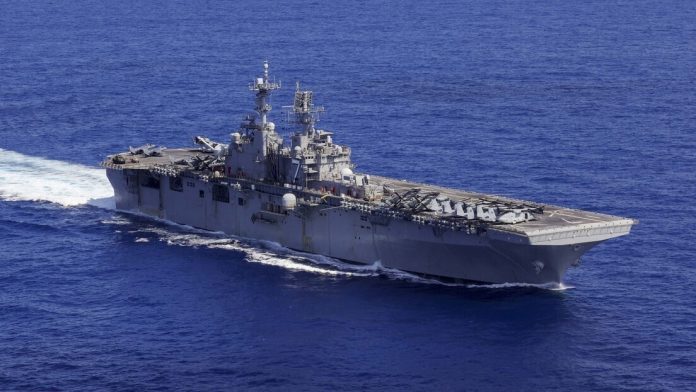 foto reproducao marinha dos eua savannah l. hardesty