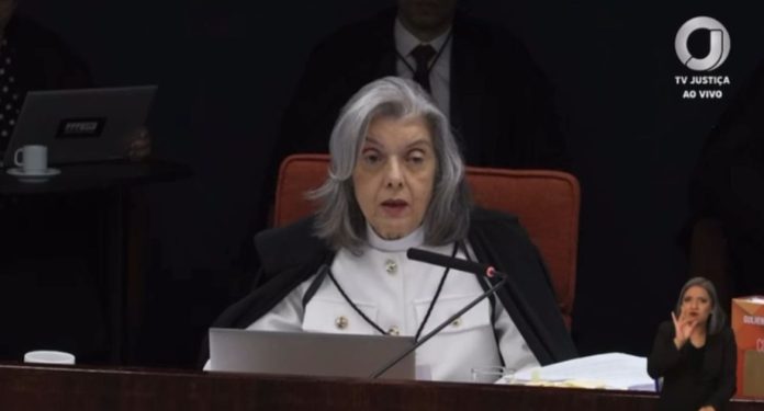 Atos do 8 de janeiro não foram acontecimentos banais, diz Cármen Lúcia