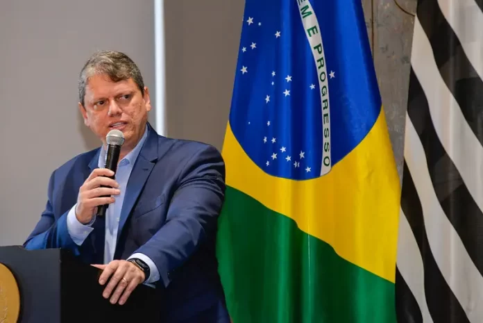 Governador de SP visita Manaus