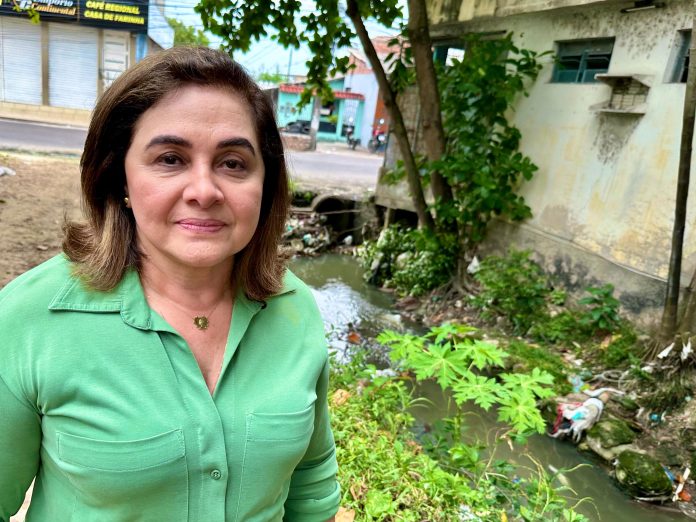 Maria do Carmo critica falta de saneamento