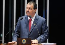 Com apoio de Omar Aziz, PEC dos agentes comunitários avança no Senado Senador Omar Aziz