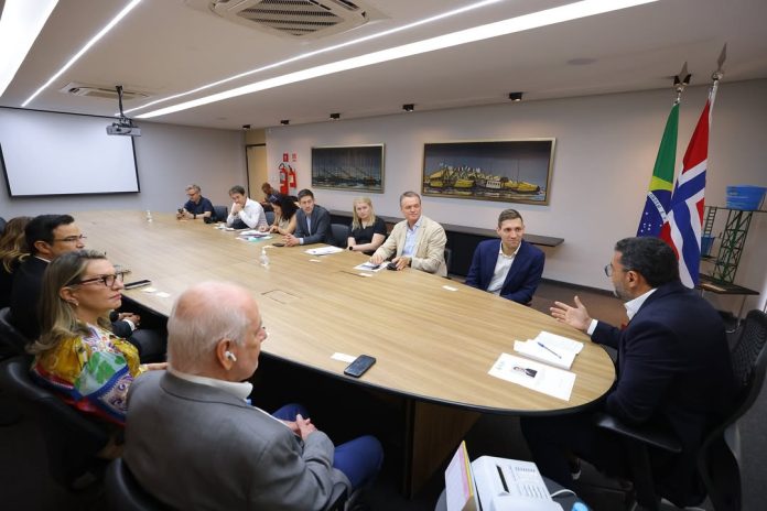 Neste sábado, recebi a diretoria do Banco Mundial e o Ministro do Clima e Meio Ambiente da Norue (1)