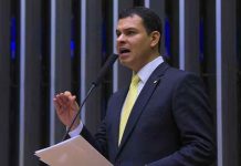 Deputado federal Saullo Vianna deixa o UB e se filia ao MDB Saullo Vianna - ações 2025