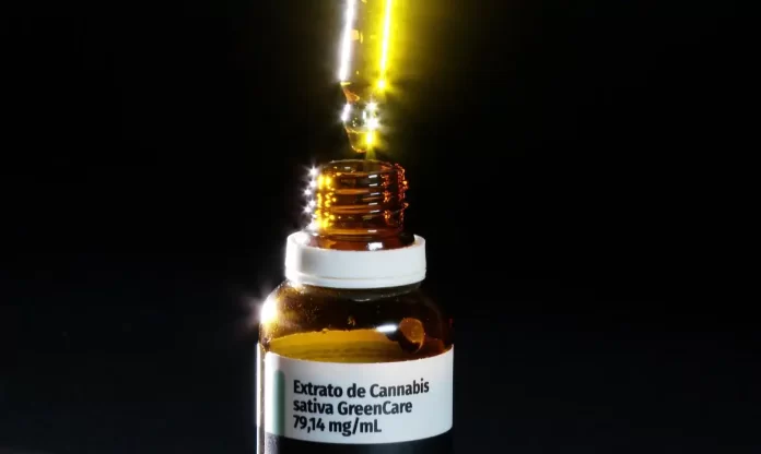 extrato_de_cannabis_e_utilizado_para_dores_fisicas_e_mentais