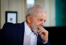 Lula barra entrada no Brasil de assessor dos EUA que pretendia visitar Bolsonaro