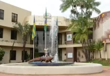 Câmara de Goiânia aprova auxílio de R$ 5 mil para vítimas de violência comprarem arma de fogo